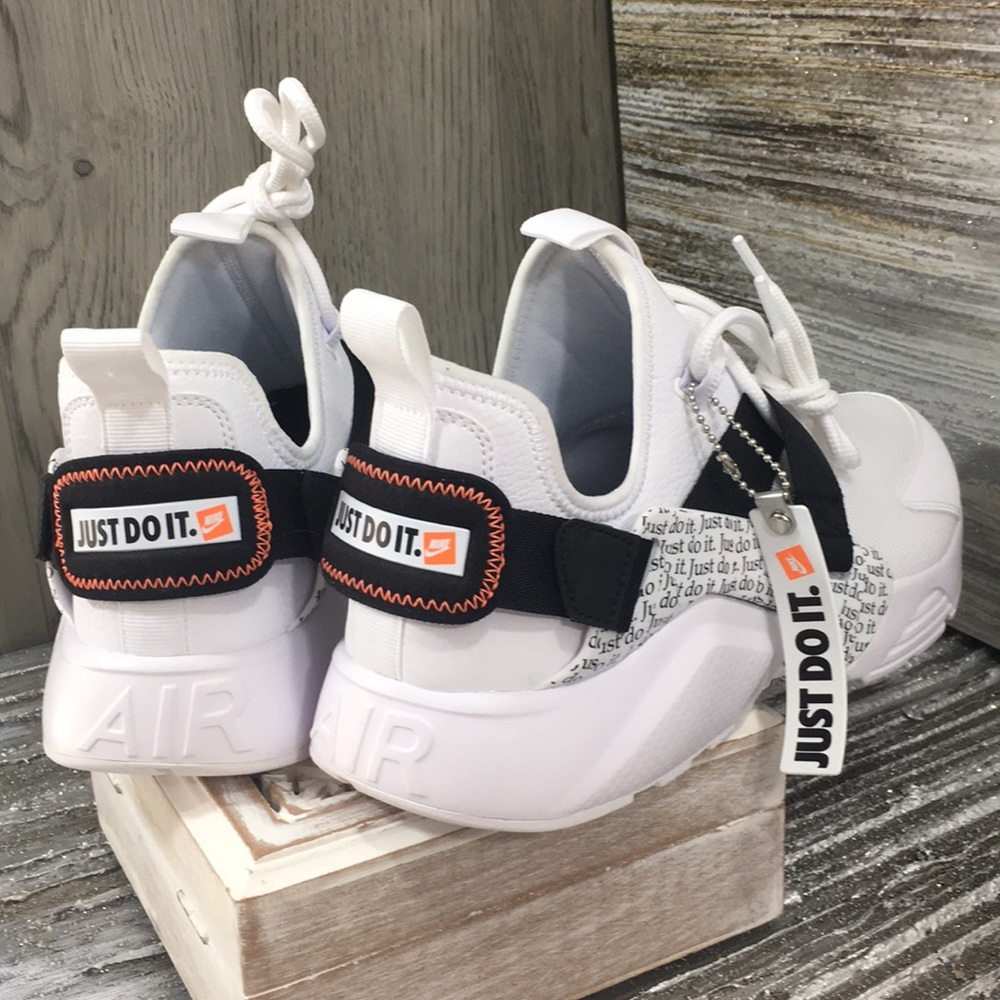 NIKE W AIR HUARACHE CITY LOW PRM - Picture 6 of 8